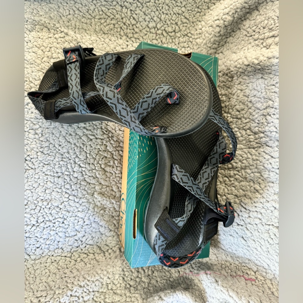 Chaco z2 CLASSIC STEPPED NAVY MARINE. Size 12.